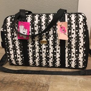BNWT Betsey Johnson weekender bag!